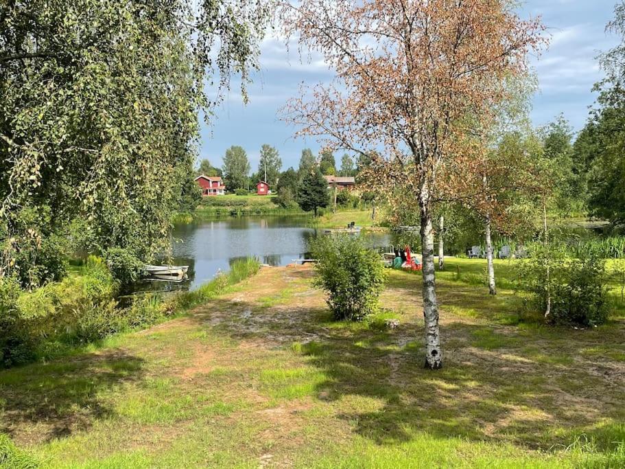 Dalastuga Med Tillgang Till Badplats Лександ Екстериор снимка