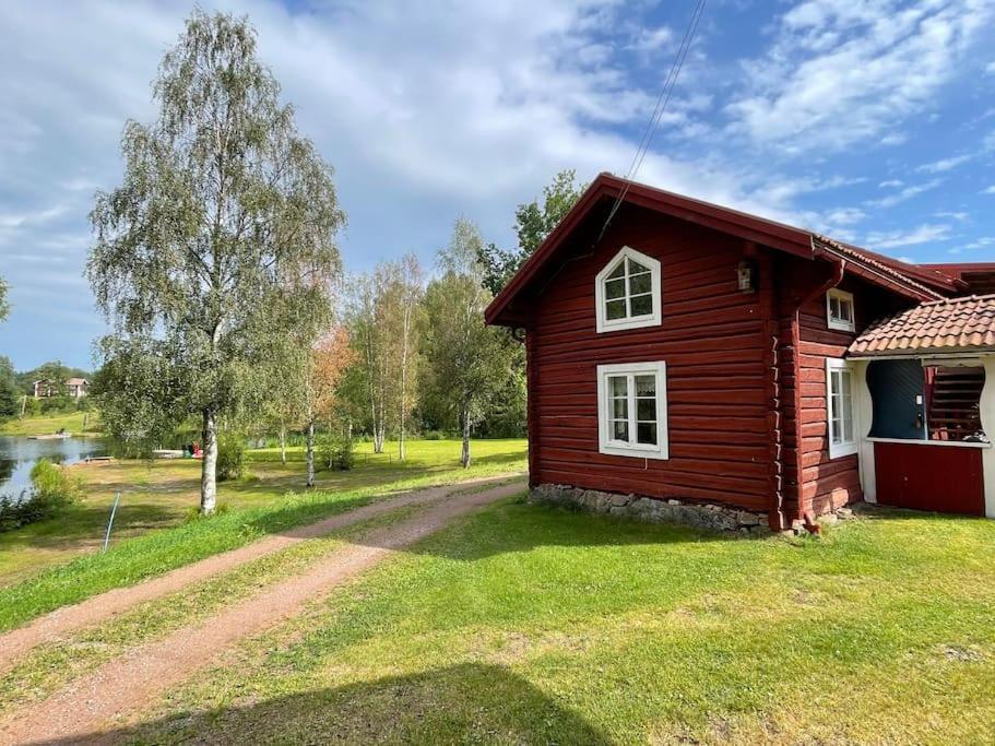 Dalastuga Med Tillgang Till Badplats Лександ Екстериор снимка