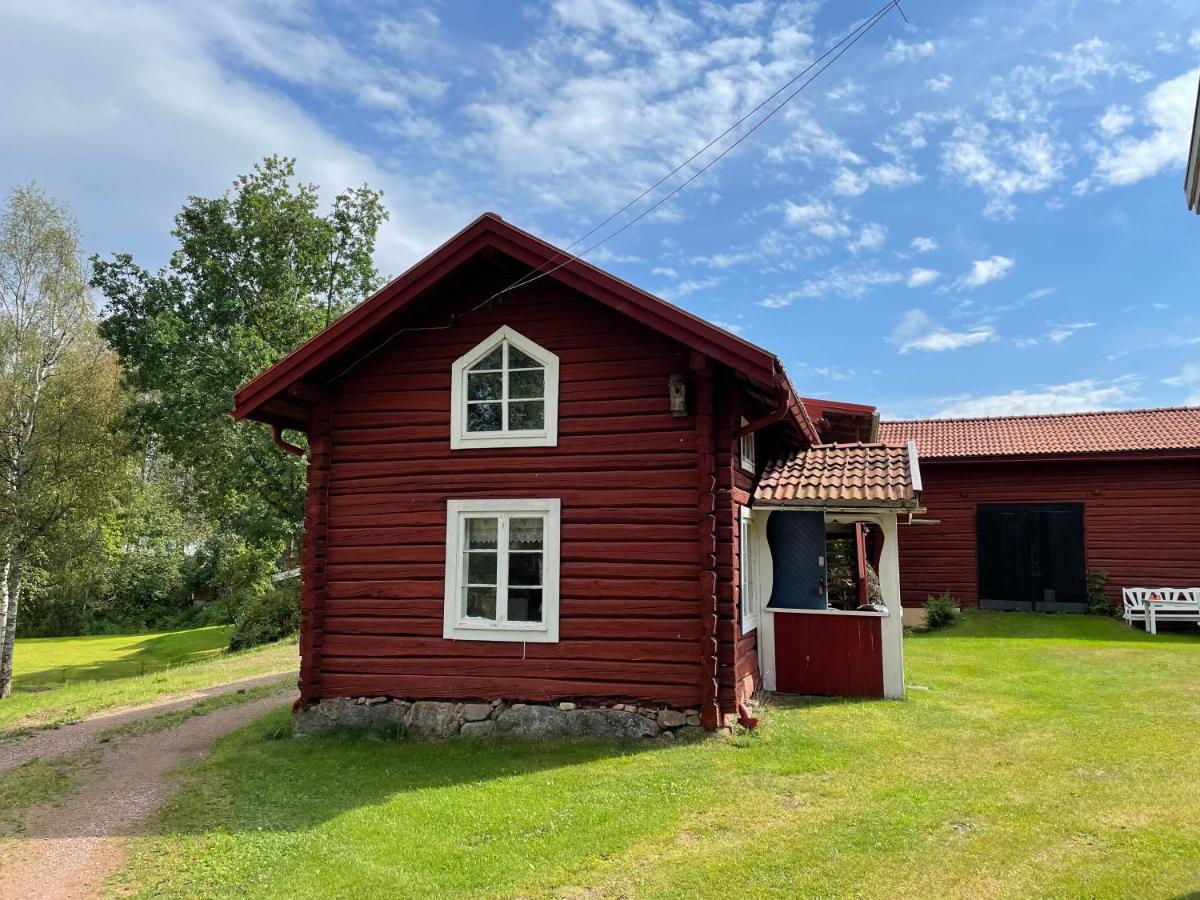 Dalastuga Med Tillgang Till Badplats Лександ Екстериор снимка